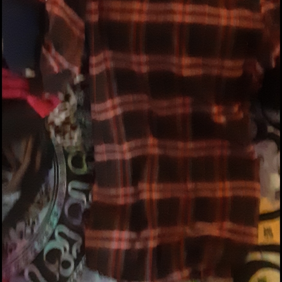 Flannel shirt size large - Picture 3 of 4